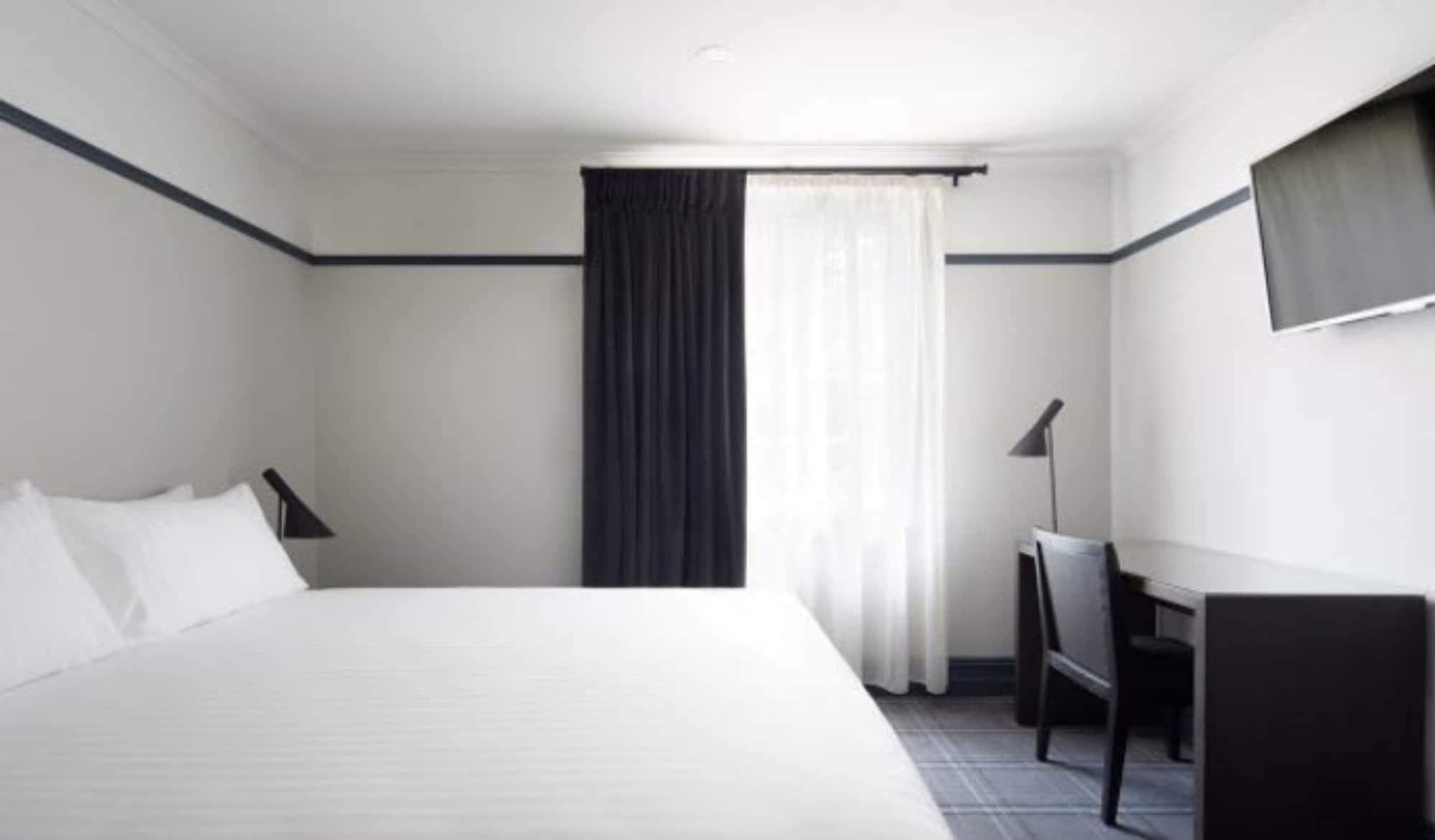 Brassey Hotel - Managed By Doma Hotels Camberra Exterior foto