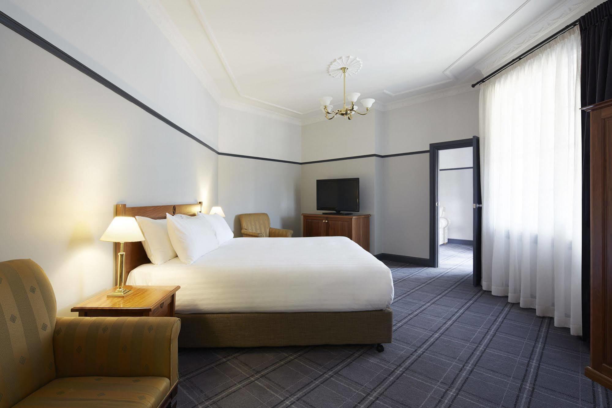 Brassey Hotel - Managed By Doma Hotels Camberra Exterior foto